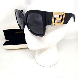 Versace VE4420 Black Oversized Square Sunglasses‎ Barocco Gold Logo Case & Cloth
